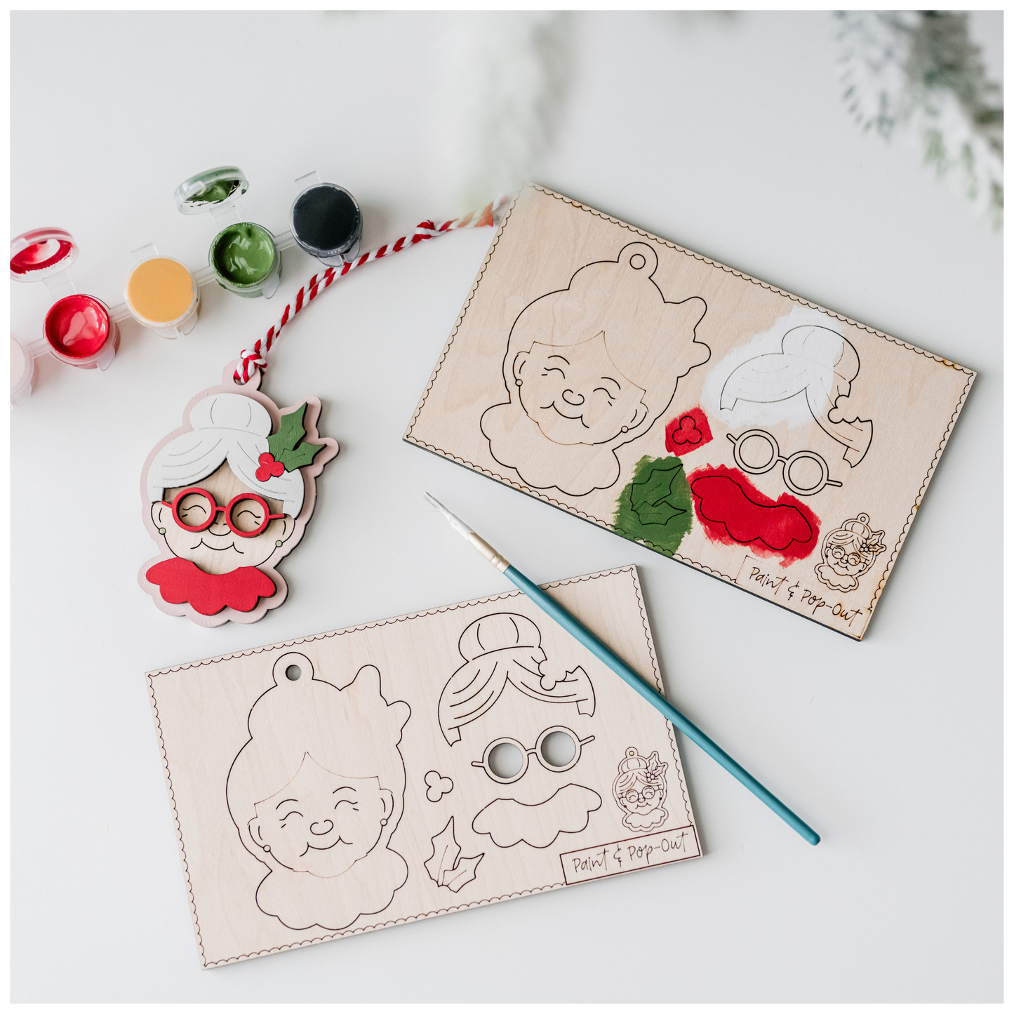 Paint and Pop Out Kit Mrs. Claus