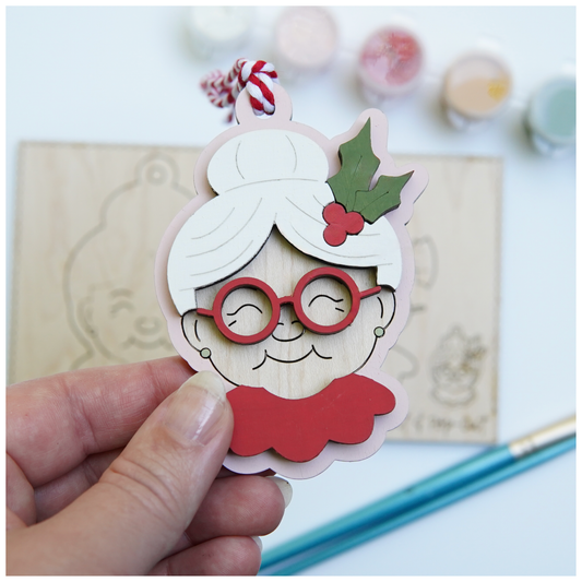 Paint and Pop Out Kit Mrs. Claus