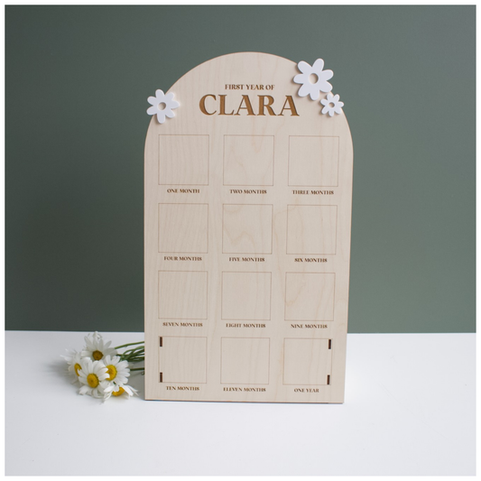 Daisy First Year Photo Stand